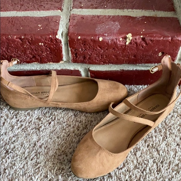 Tan Flats - Picture 6 of 7